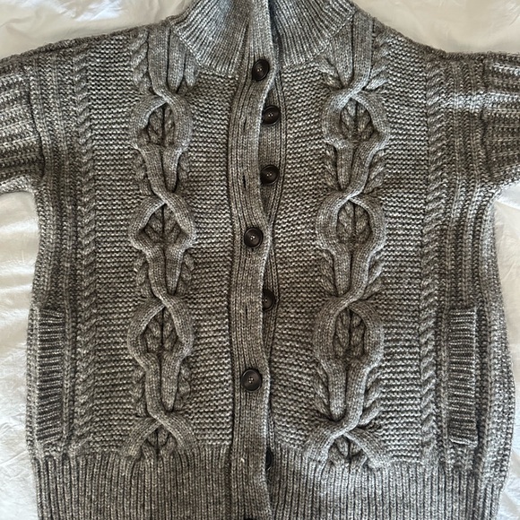 Intermix Carlyle Cable Knit Cardi in size P/S - Picture 2 of 7